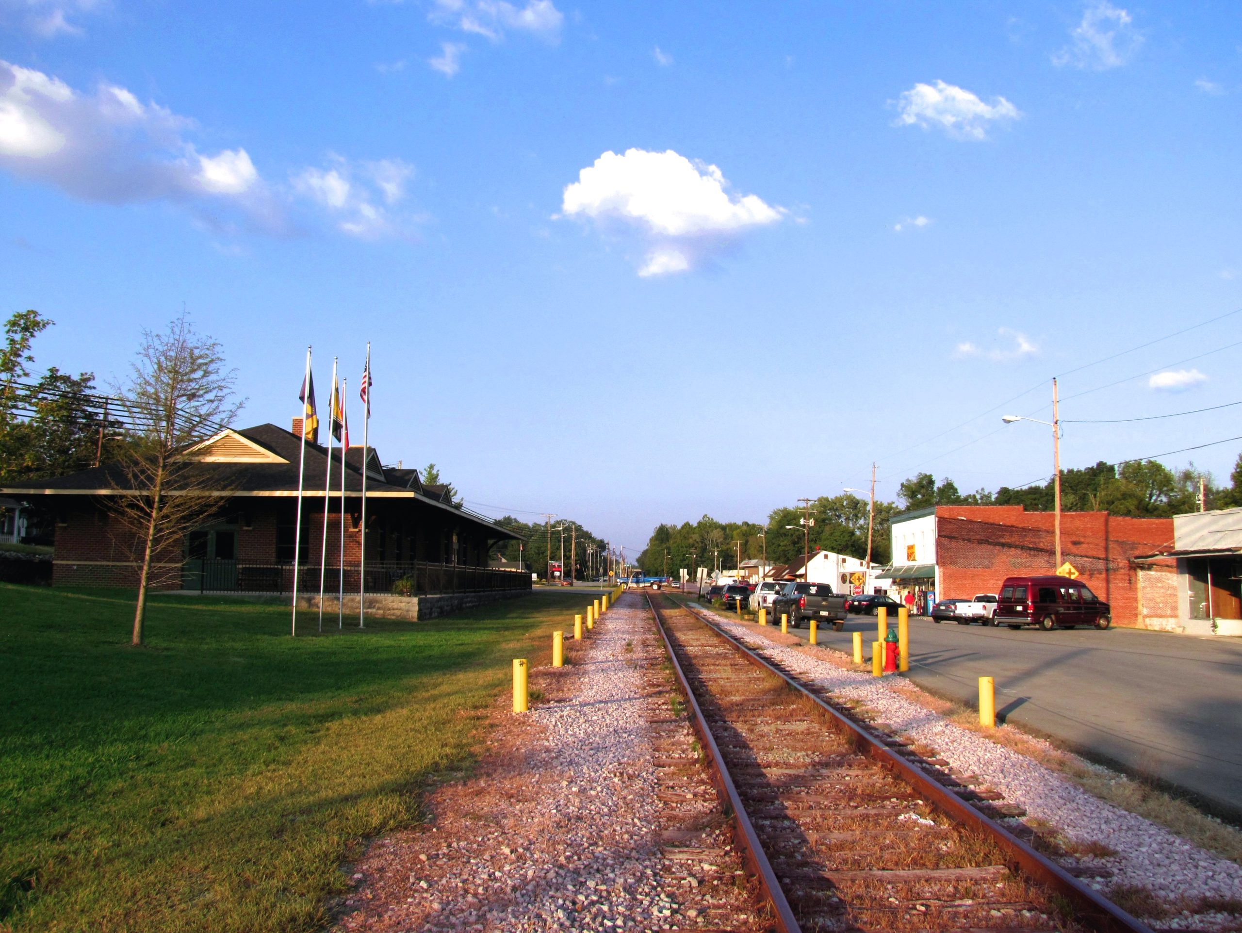 Railroad tracks and Broad Street in downtown Baxter, Tennessee