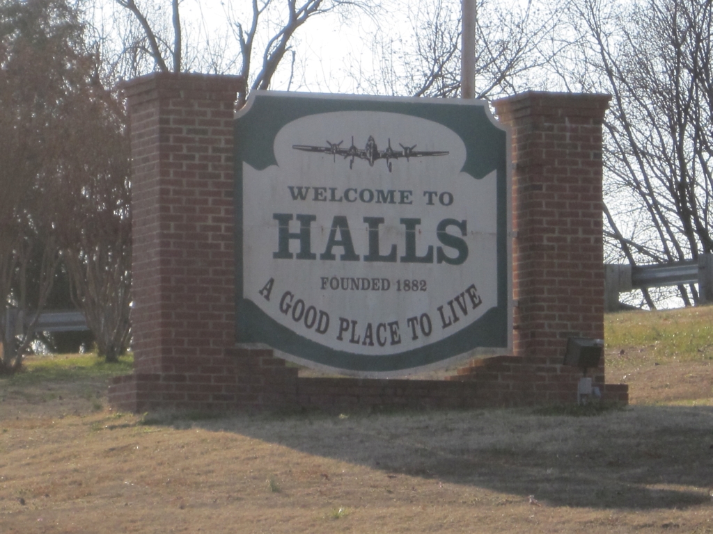Halls, TN