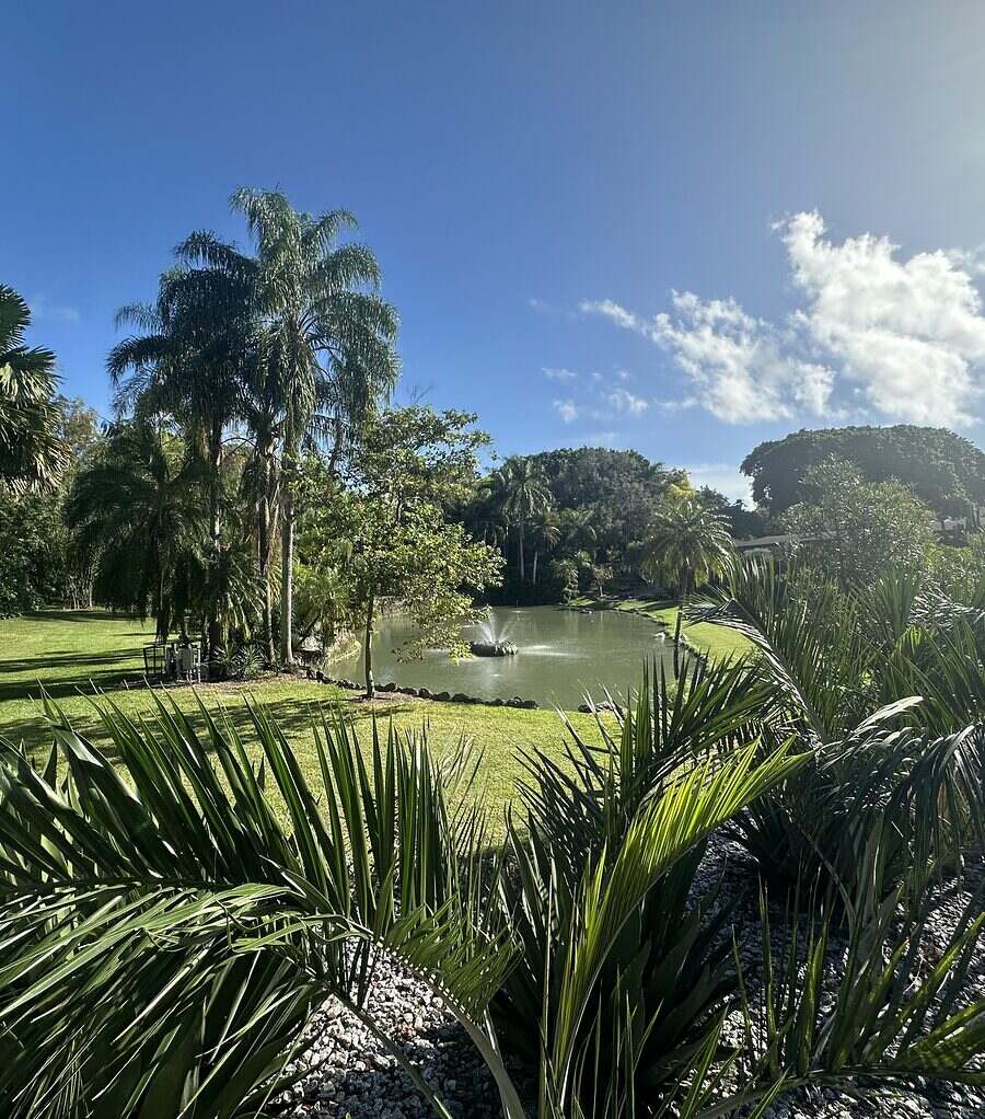 The lake and fountain at Pinecrest Gardens in Pinecrest, Florida