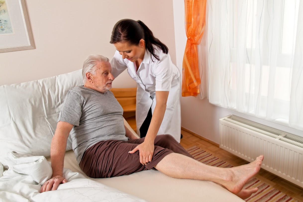 “Visiting Nurse” Versus “Home Care”: What’s the Difference? “Visiting Nurse” Versus “Home Care”: What’s the Difference?