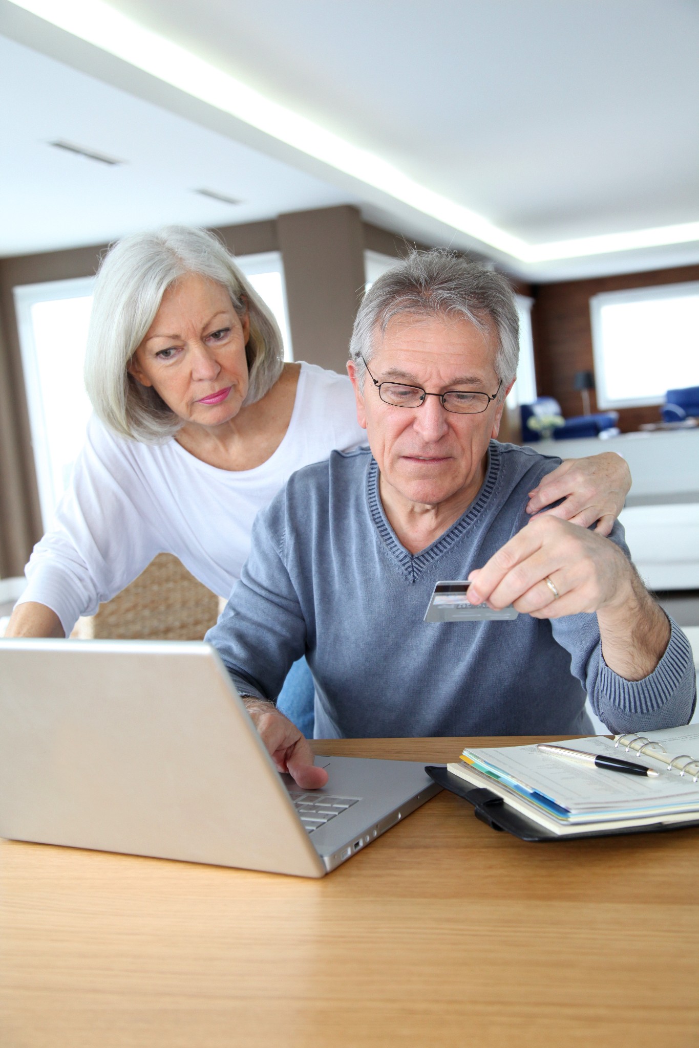 4 Ways to Pay for Senior Home Care 4 Ways to Pay for Senior Home Care